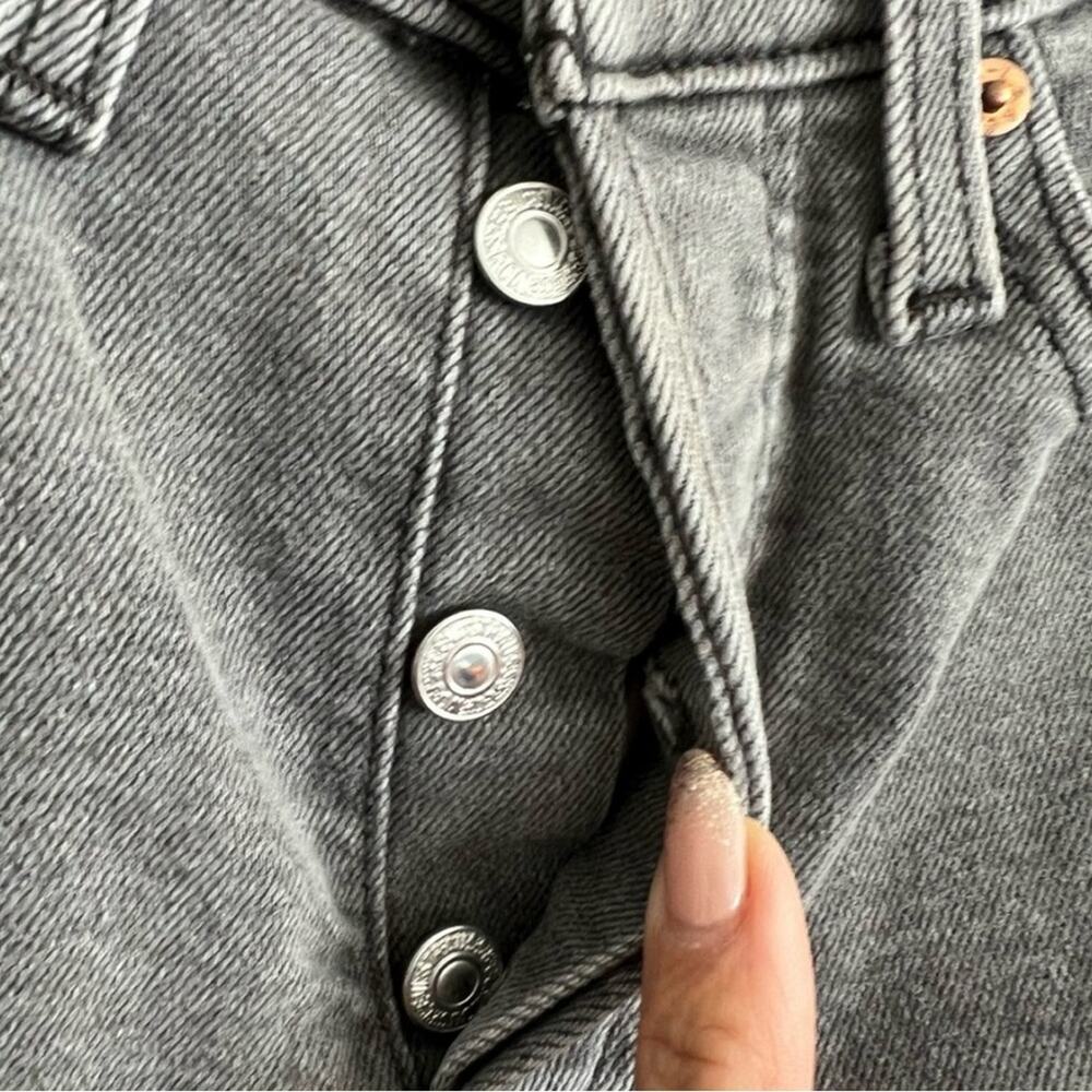 NEW LEVI’S PREMIUM WEDGIE STRAIGHT GREY DENIM JEANS SZ 26x28 NEW WITH TAGS - Picture 4 of 10